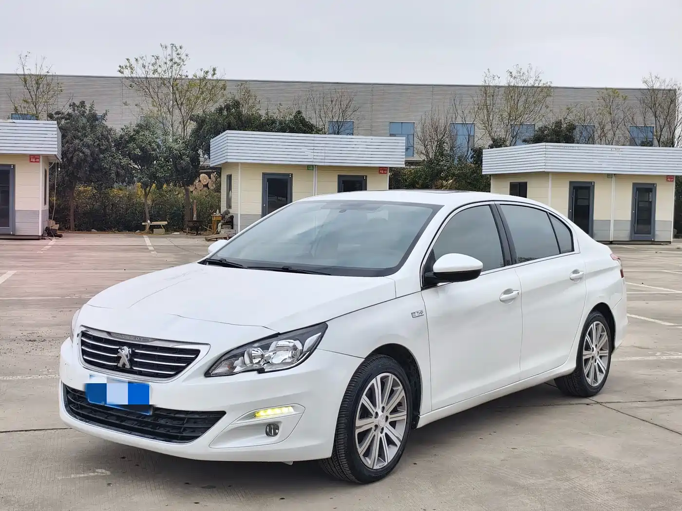Peugeot 408 2015 Model 1.2T Automatic Luxury Edition