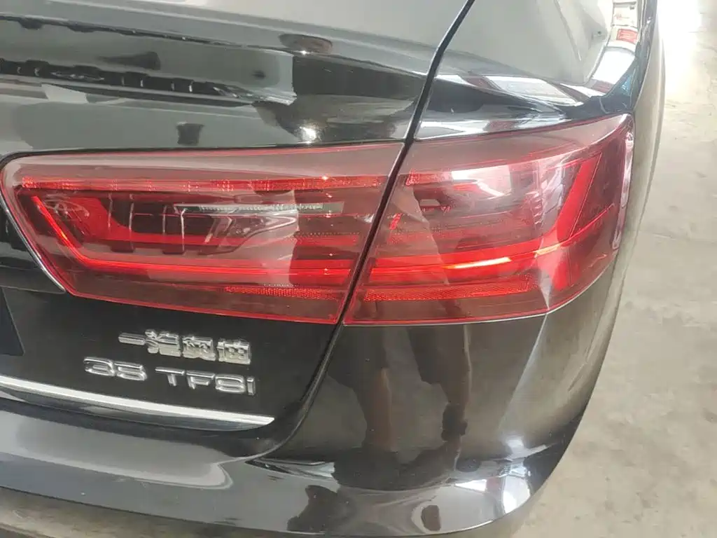 Фото 8 - Audi A6L