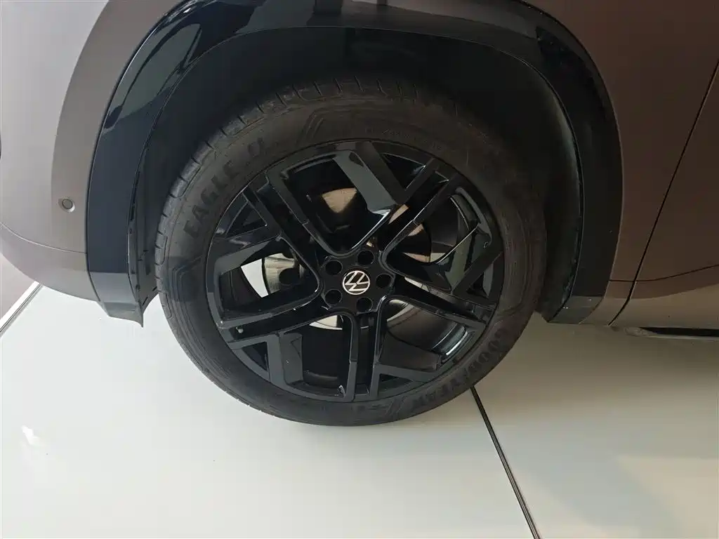 Volkswagen Teramont 2025 Teramont Pro 450TSI 4WD Summit Edition фото 23