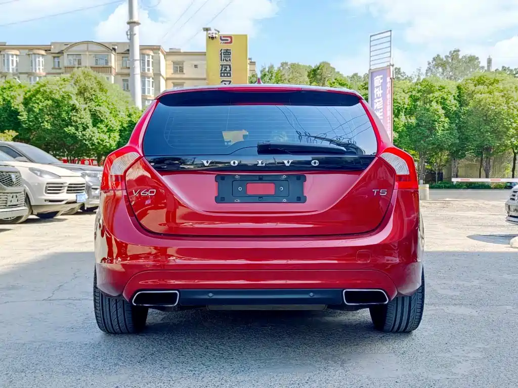 Фото 5 - Volvo V60