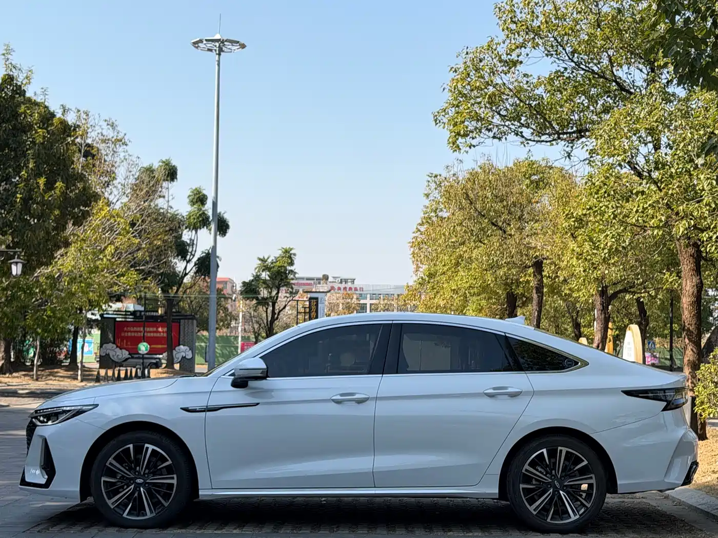 CHERY ARRIZO 8