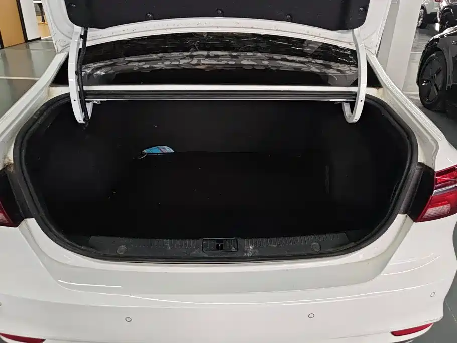 Roewe i6 2019 2018 20T Automatic Flagship Edition