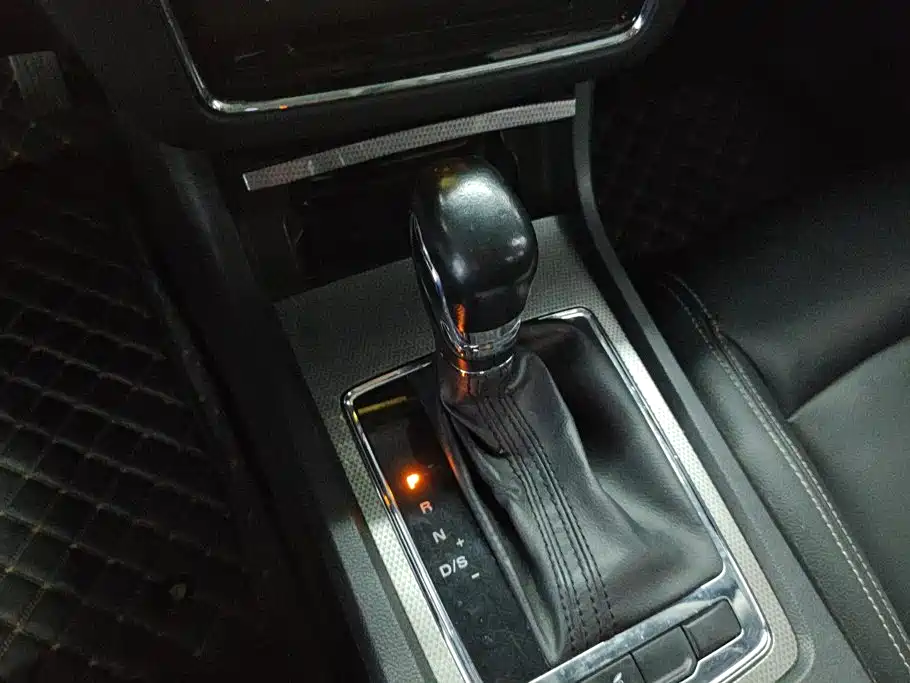 Roewe i6 2019 2018 20T Automatic Flagship Edition