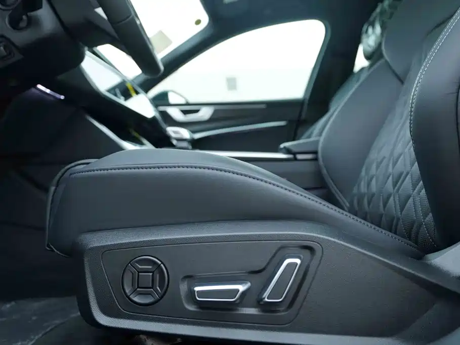 Audi A6L 2026 2026 Model Year 45 TFSI quattro Premium Dynamic