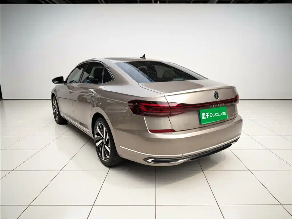 Volkswagen Passat 2022 330TSI Premium Edition фото 5