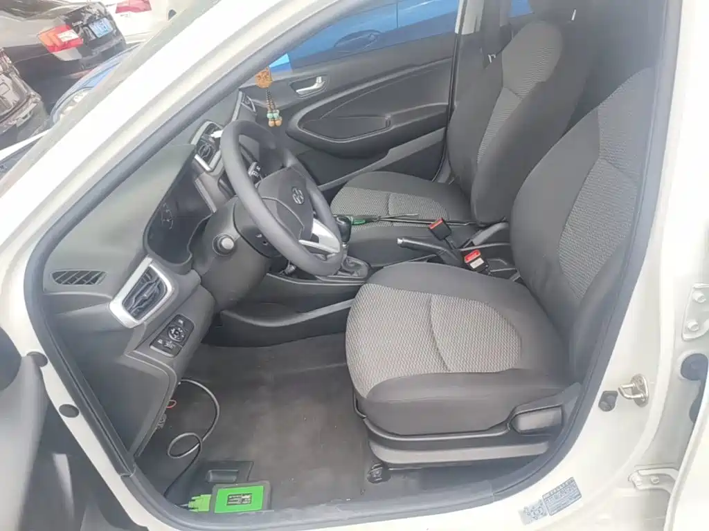 Photo 15 - Hyundai Verna