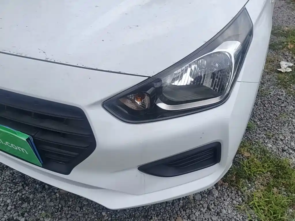 Photo 24 - Hyundai Verna