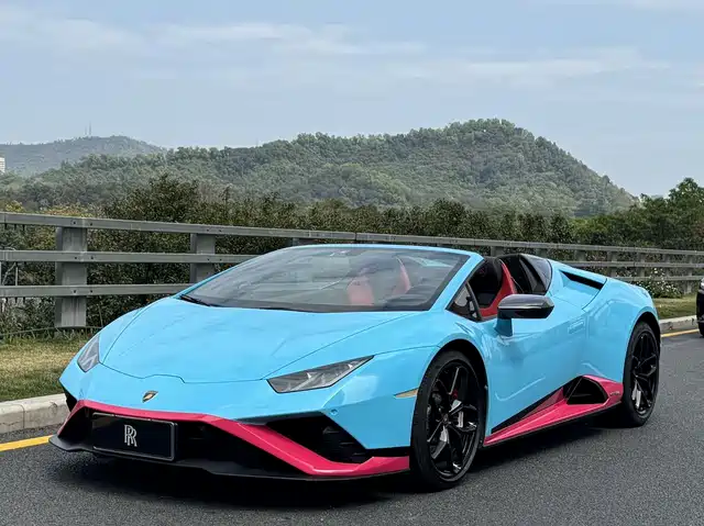 LAMBORGHINI HURACÁN