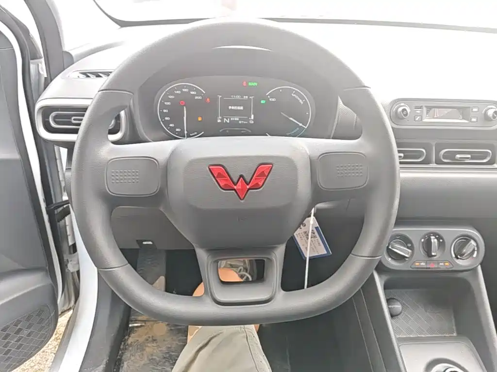 Wuling Motors Wuling Hongguang New Energy 2026 2025 Model Range Extender Hybrid 50KM Utility