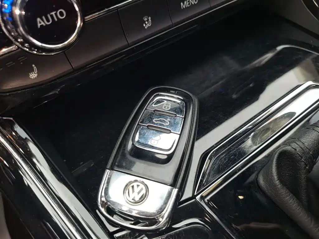 Volkswagen Phideon 2018 Facelift 380TSI FWD Business фото 9