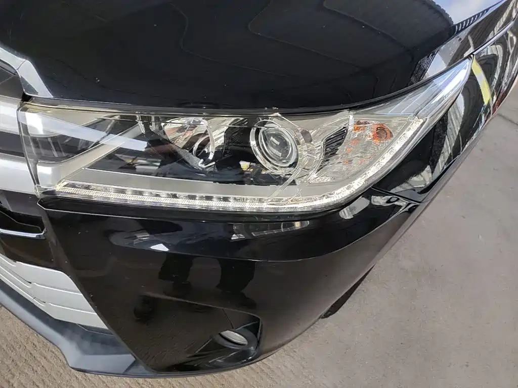 Photo 24 - Toyota Highlander