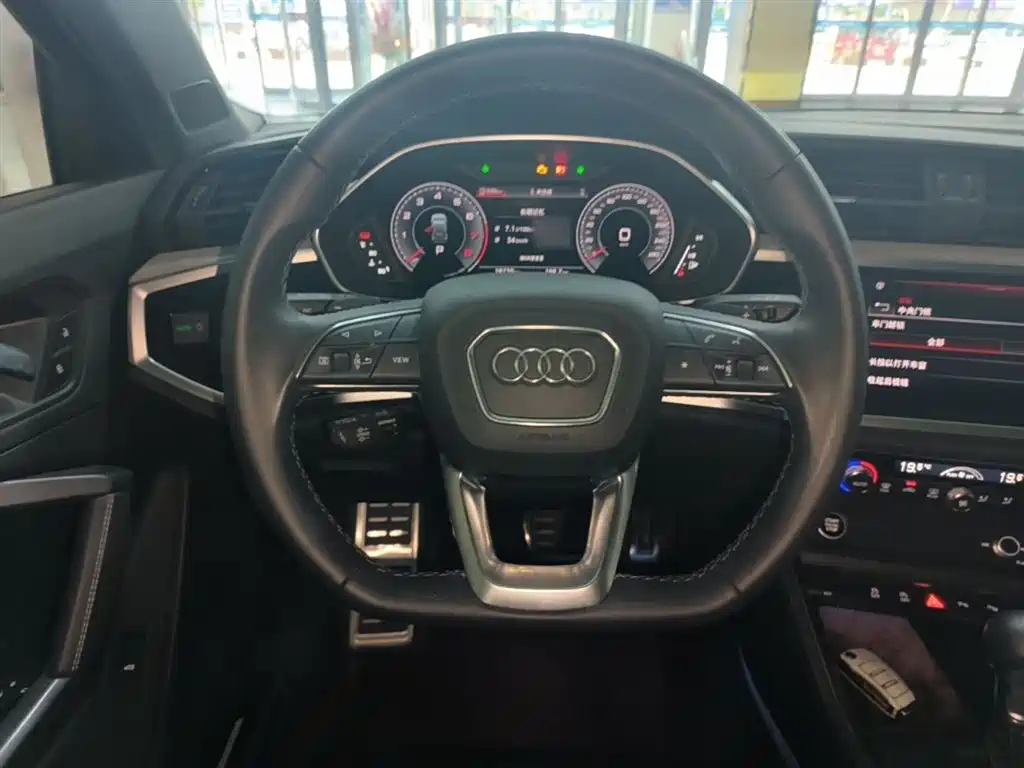 Audi Q3 2024 35 TFSI Fashion Sport фото 11