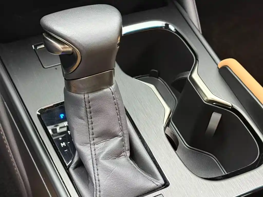 Lexus ES 2022 200 Excellence Edition фото 7