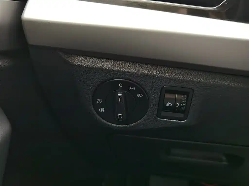 Volkswagen Lavida 2021 1.5L Manual Comfort Edition фото 21