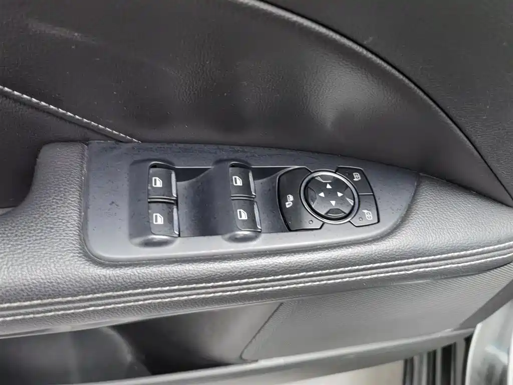 Ford Taurus 2016 EcoBoost 180 Luxury фото 9