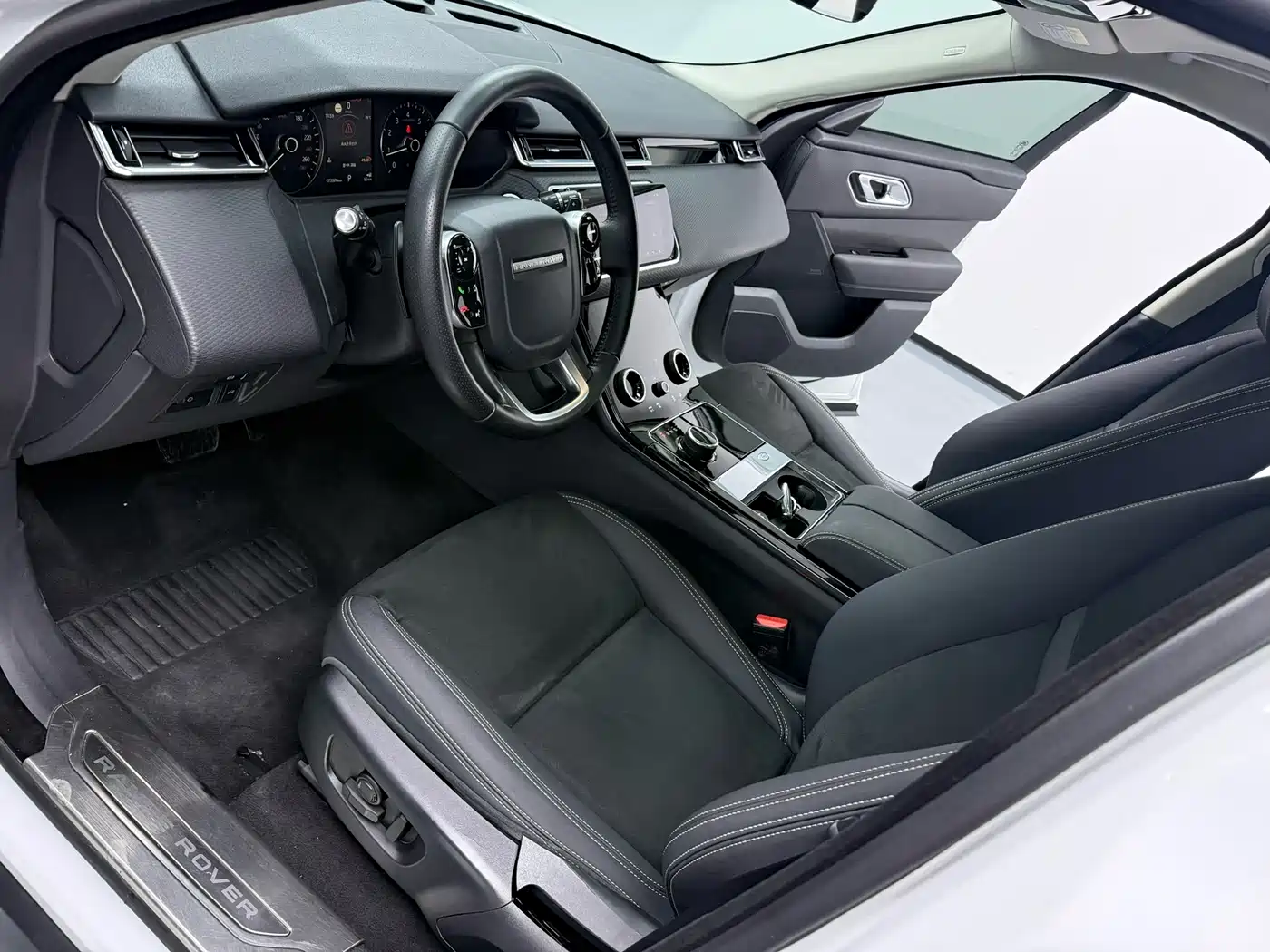 Land Rover Range Rover Velar 2020 P250 фото 8