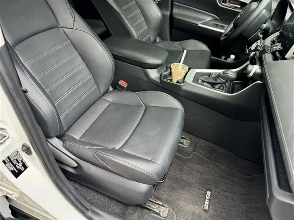 Toyota Wildlander 2020 2.0L CVT AWD Luxury Edition фото 20