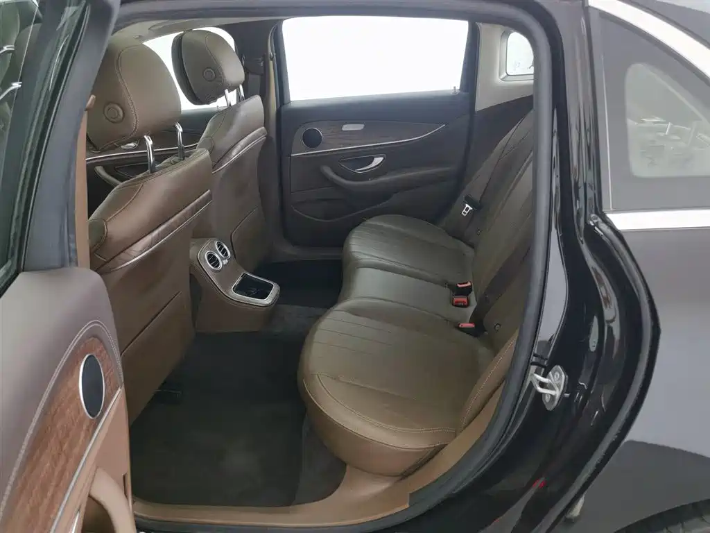 Mercedes-Benz E-Class 2022 Second Facelift E 300 L Fashion фото 15