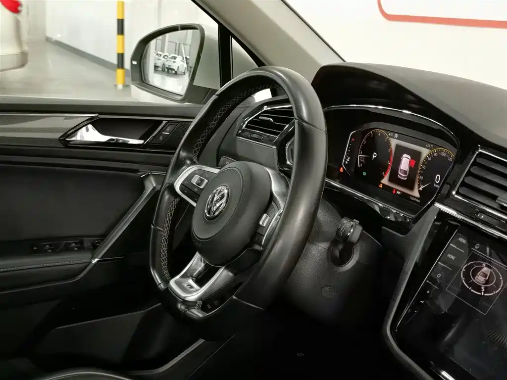 Volkswagen Tiguan L 2020 330TSI Auto 2WD R-Line Flagship China VI фото 22