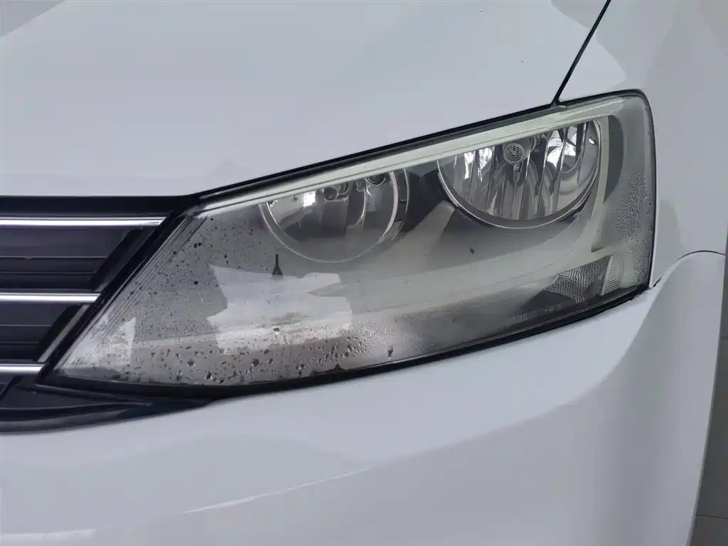 Volkswagen Sagitar 2015 1.6L Manual Comfort фото 7