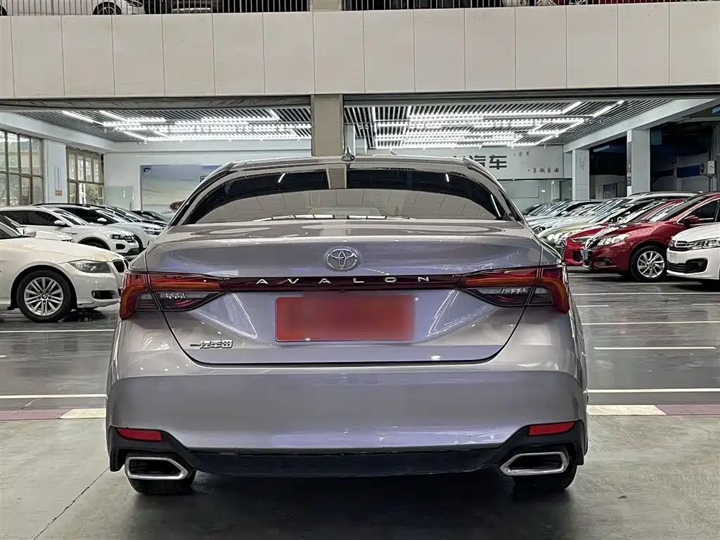 Toyota Avalon 2022 2.0L Luxury Edition фото 13