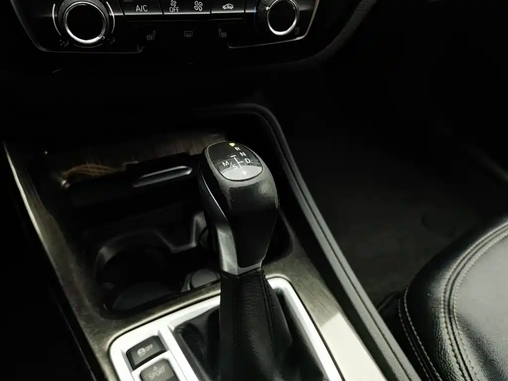 BMW 1 Series 2018 118i Fashion Edition фото 13