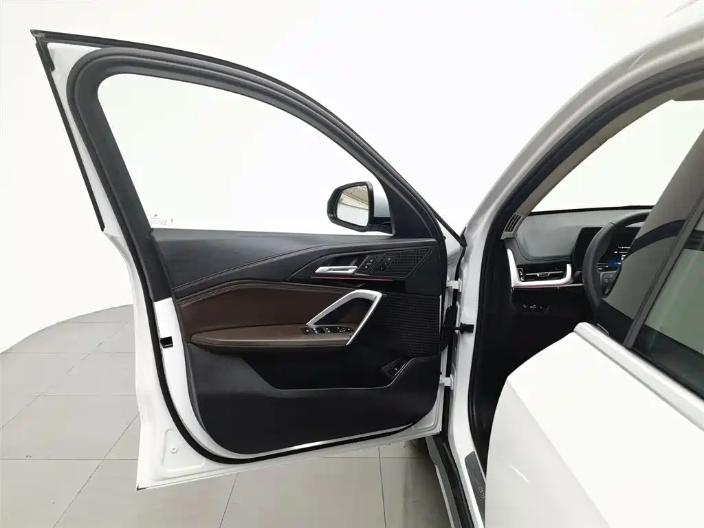 BMW X1 2024 sDrive20Li X Design Package фото 8