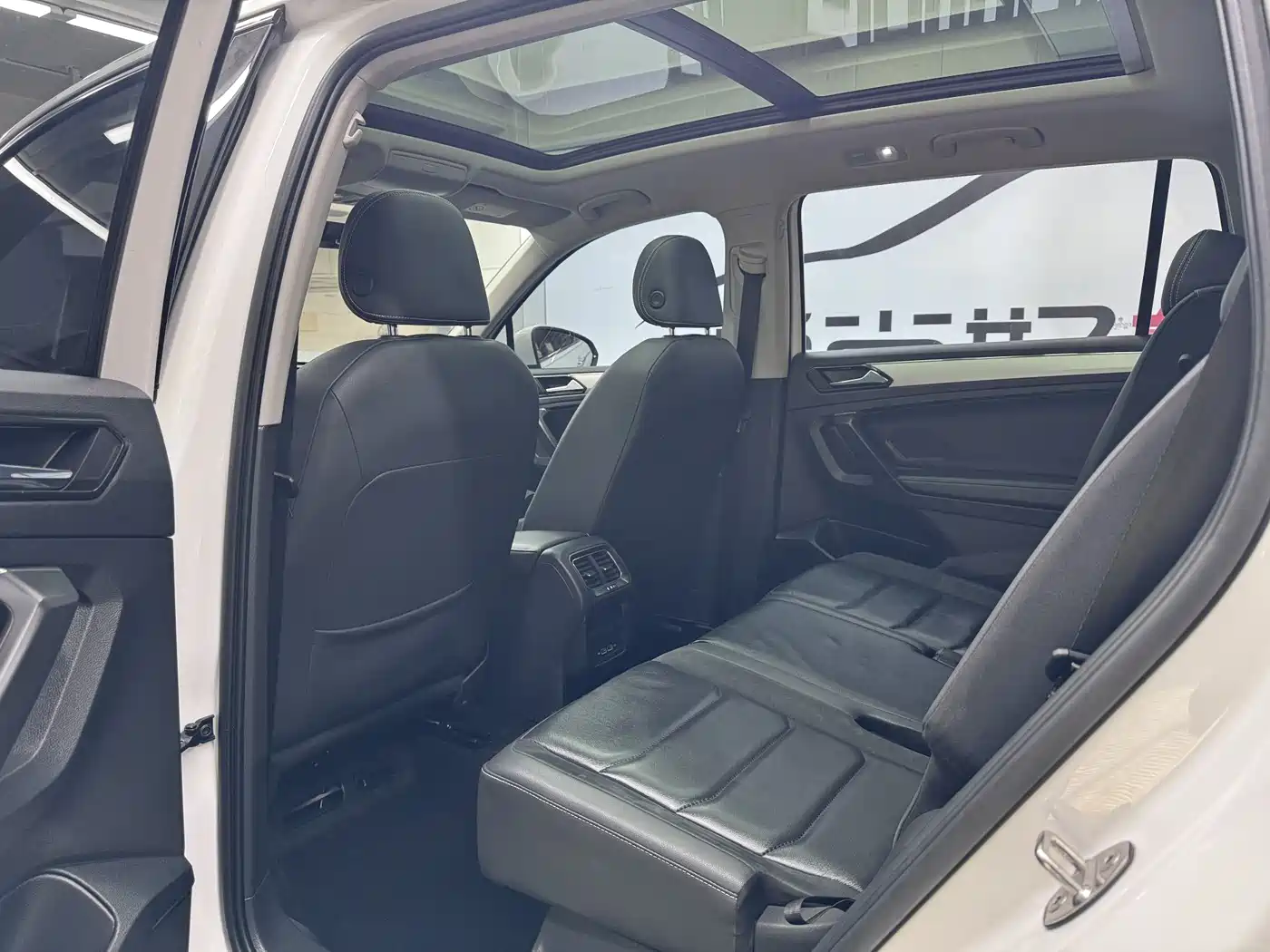 Volkswagen Tiguan L 2019 380TSI Automatic 4WD Intelligent Luxury 7-seater China VI фото 16