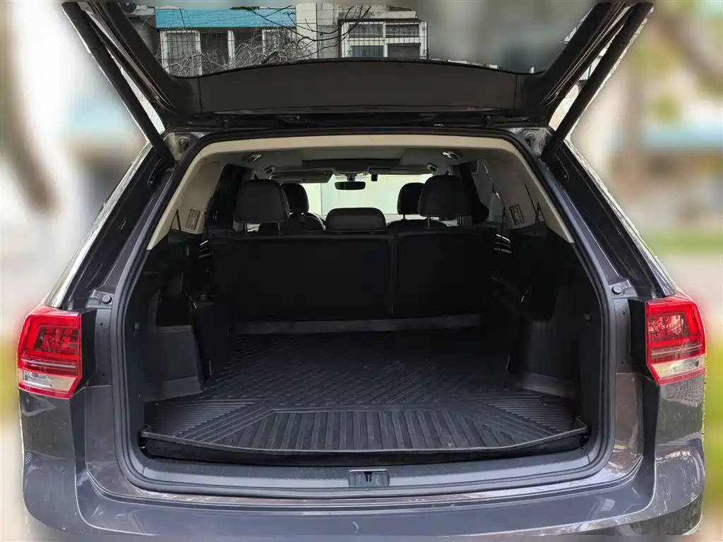 VOLKSWAGEN TOURANG