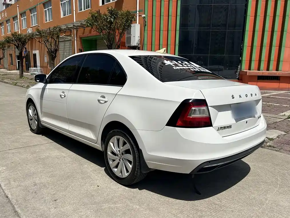 Škoda Rapid 2019 1.5L Automatic Comfort Version China VI фото 4