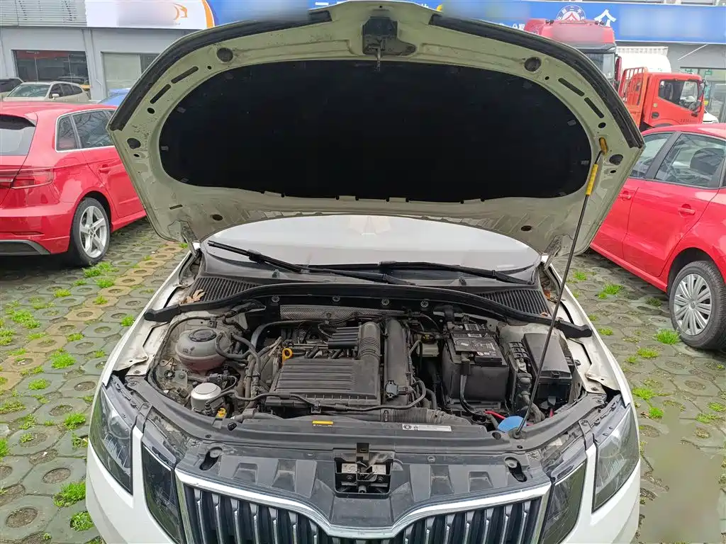 Škoda Octavia 2020 TSI230 DSG Smart Luxury Edition фото 20