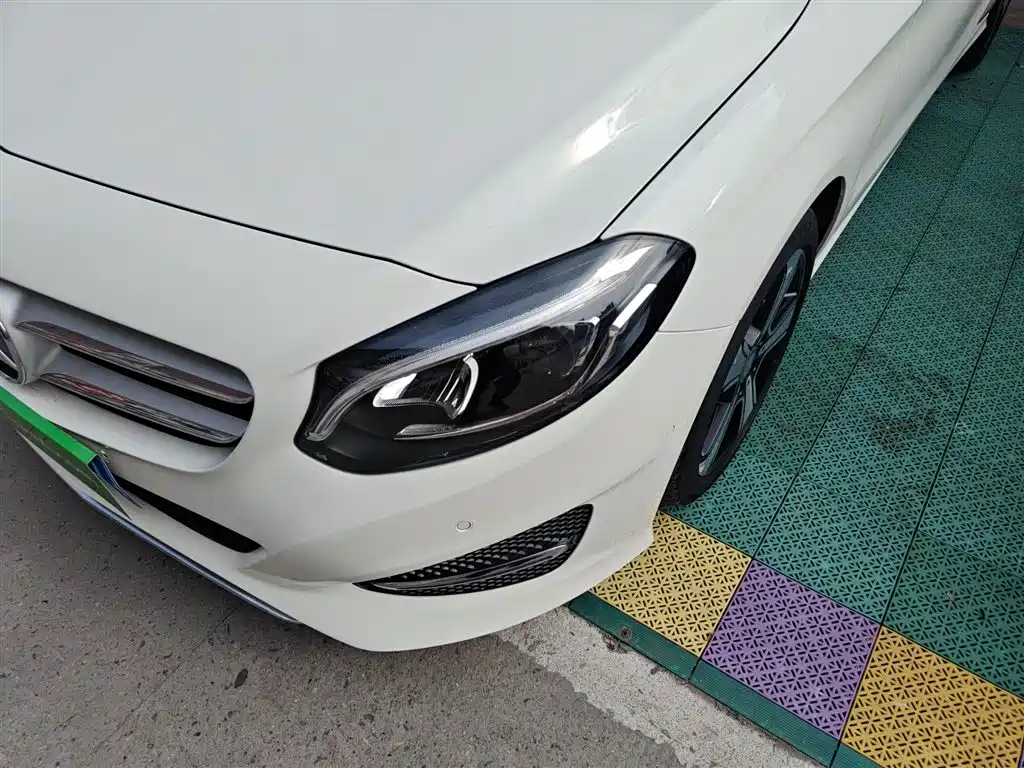 Mercedes-Benz B-Class 2016 B 200 Collector's Edition фото 24