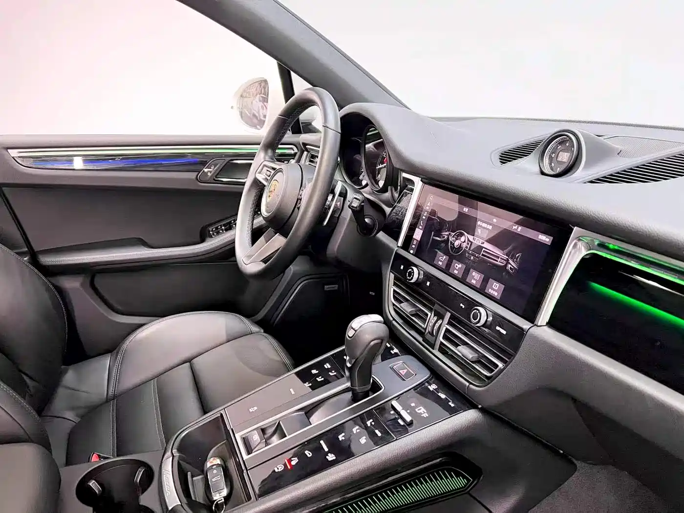 Porsche Macan 2022 Macan 2.0T фото 11