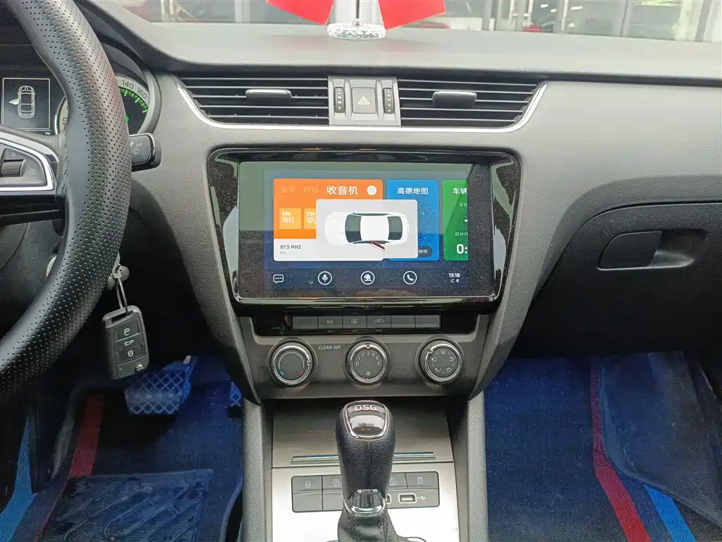 Škoda Octavia 2020 TSI230 DSG Smart Luxury Edition фото 13