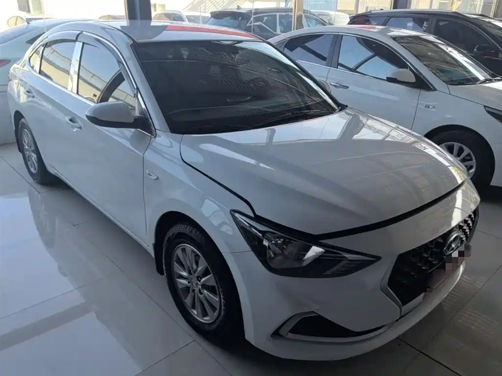 Hyundai Elantra 2018 1.6L Automatic Pleasing Edition GL China VI фото 4