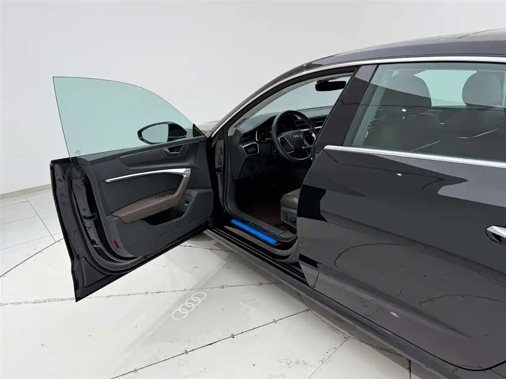 Audi A7L 2024 45TFSI S-line Dream Edition Crystal Package фото 13