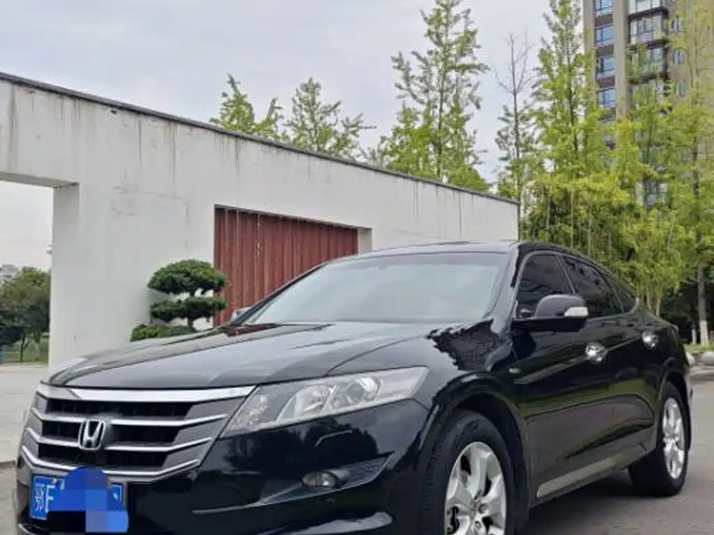 Фото 1 - Honda Crosstour