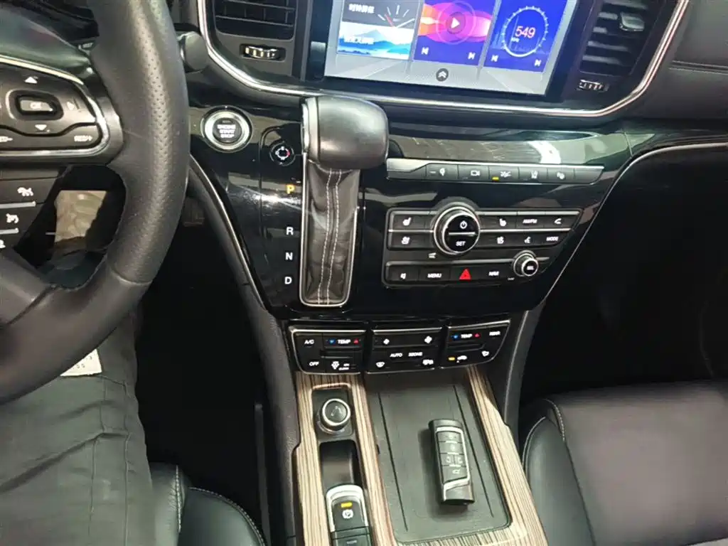 GAC Trumpchi Trumpchi M8 2018 320T Flagship Edition фото 14