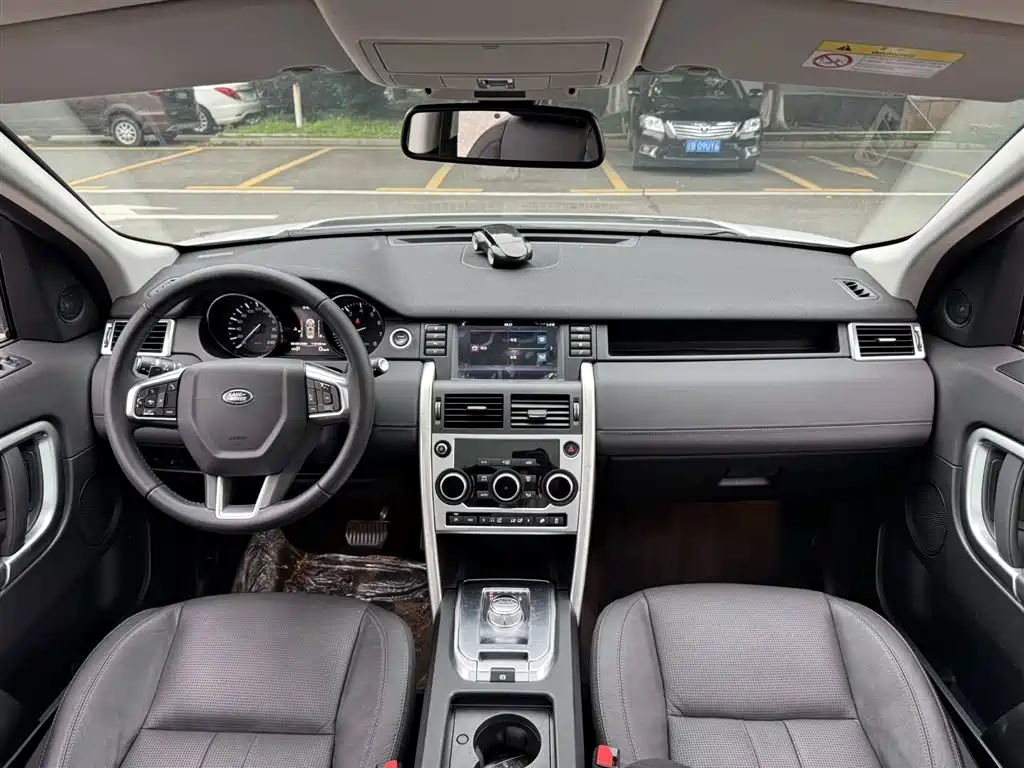 Land Rover Discovery Sport 2016 2.0T SE фото 10