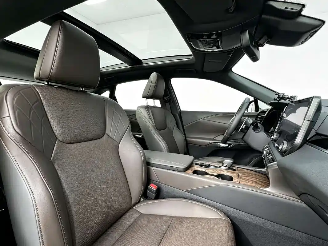 Photo 6 - Lexus RX