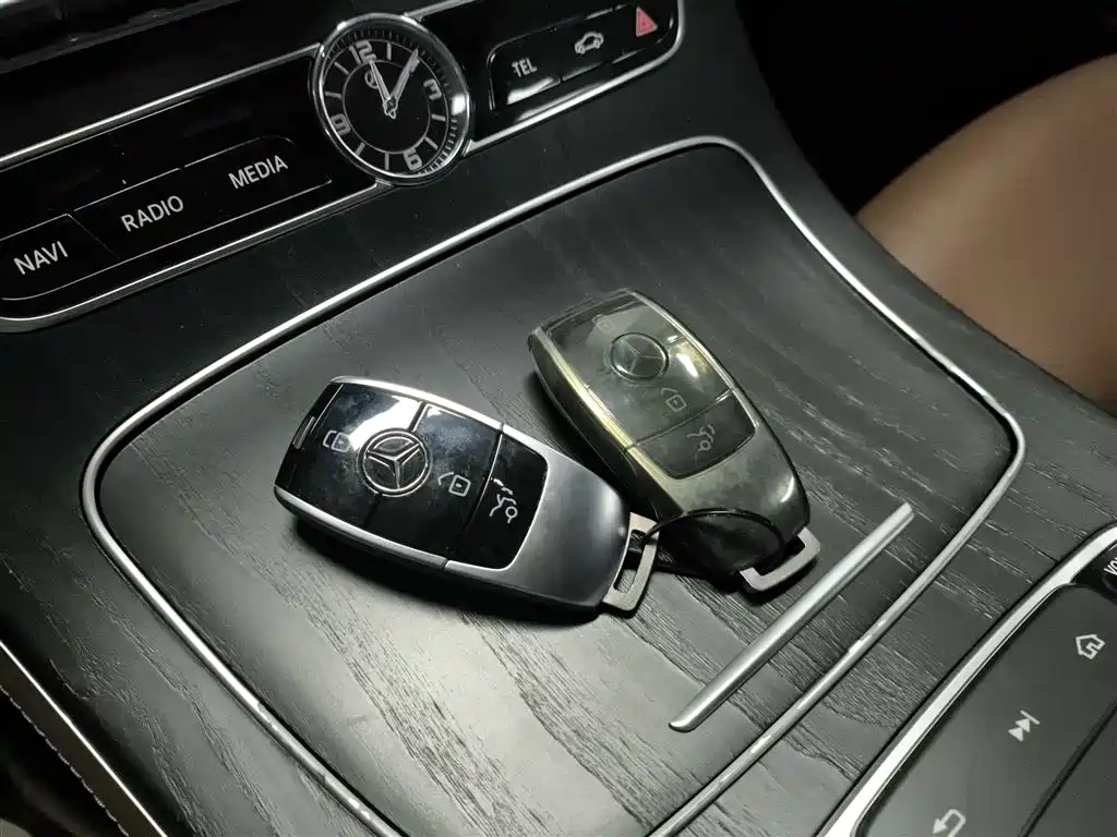 Mercedes-Benz E-Class 2019 E 200 L Sport фото 9