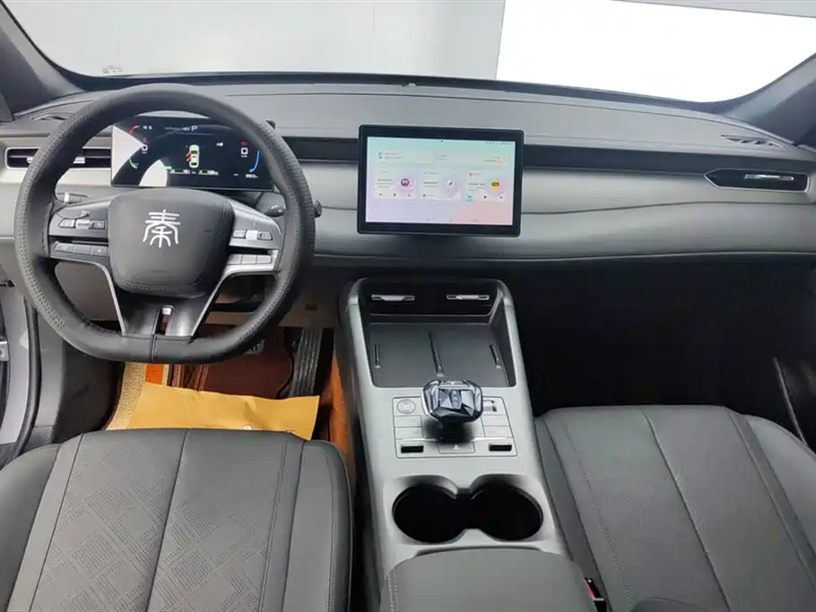 BYD Qin PLUS 2025 DM-i Smart Drive 55KM Leader фото 12