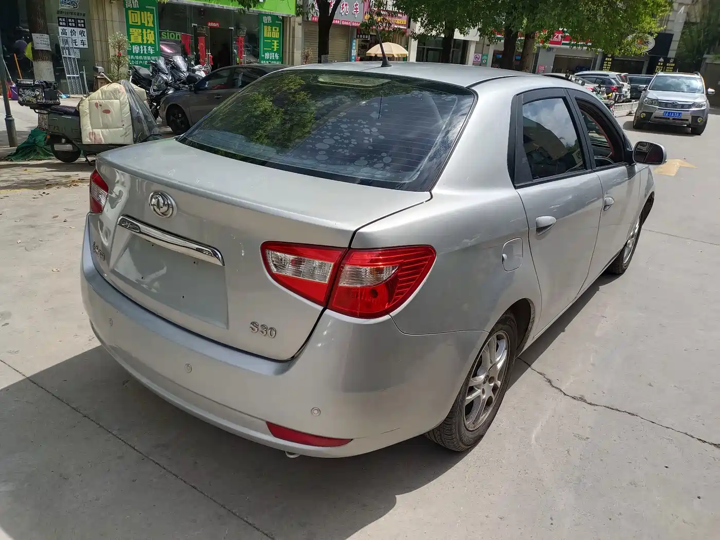 Dongfeng Aeolus Dongfeng Fengshen S30 2009 2009 1.6L Automatic Prestige