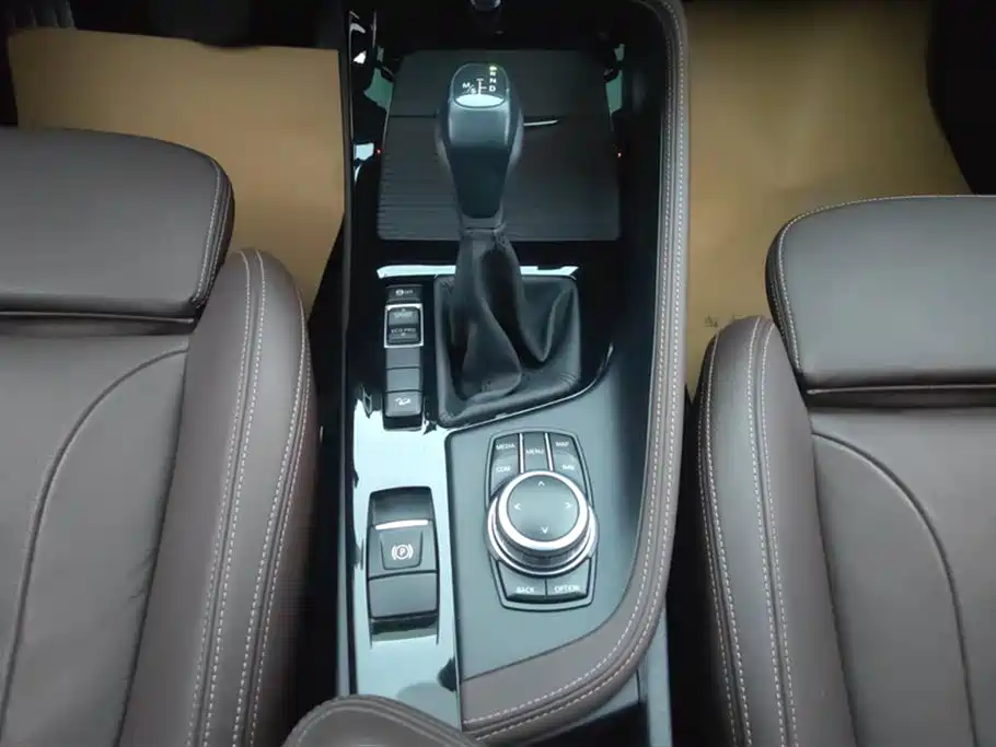 BMW X1 2019 xDrive20Li Premium Model фото 16