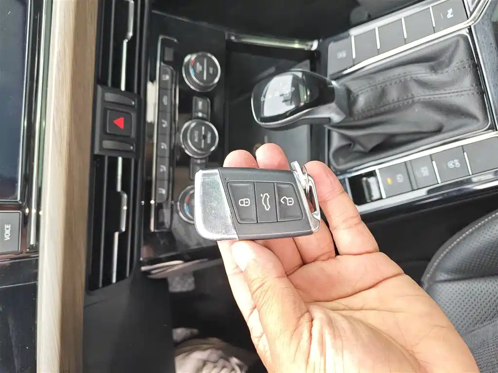 Volkswagen Passat 2019 330TSI Luxury Edition China VI фото 9