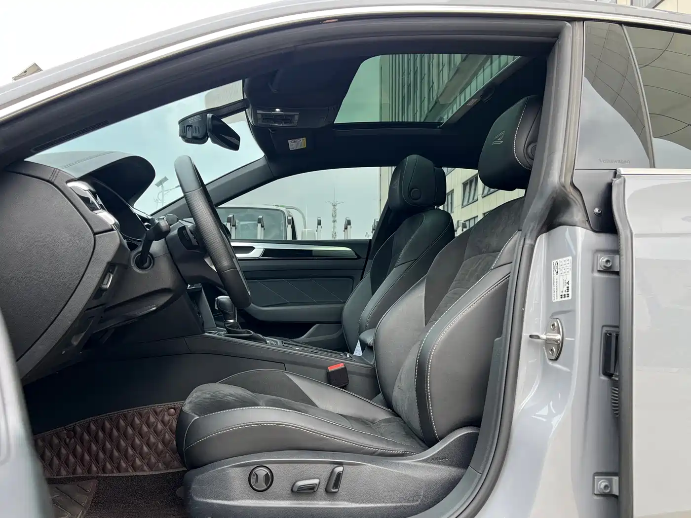 Volkswagen FAW-Volkswagen CC 2021 330TSI Dazzle Edition фото 11