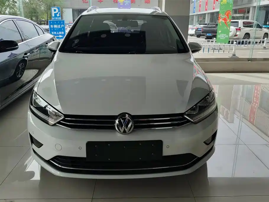 Volkswagen Golf Sportsvan 2018 230TSI Automatic Progressive фото 2