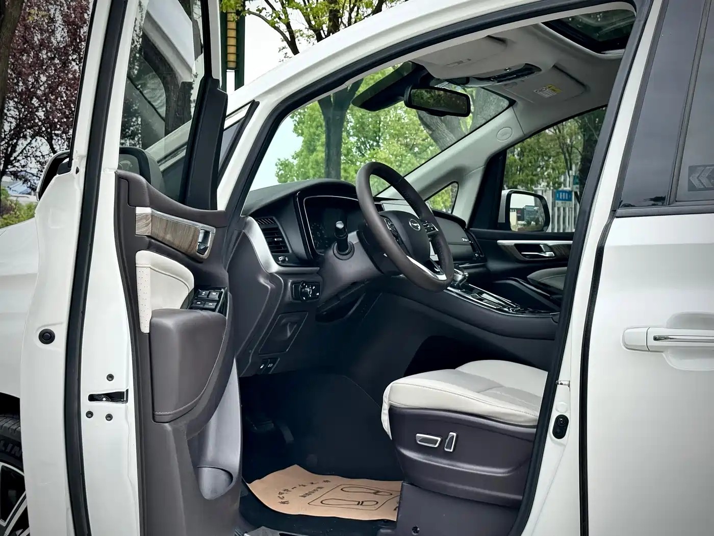 GAC Trumpchi Trumpchi M8 2021 Leading Show Series 390T Prestige Edition фото 8