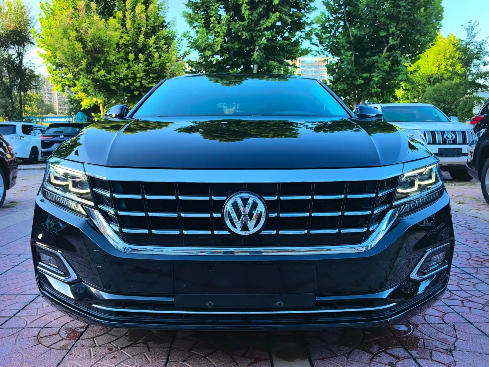 Фото 2 - Volkswagen Passat