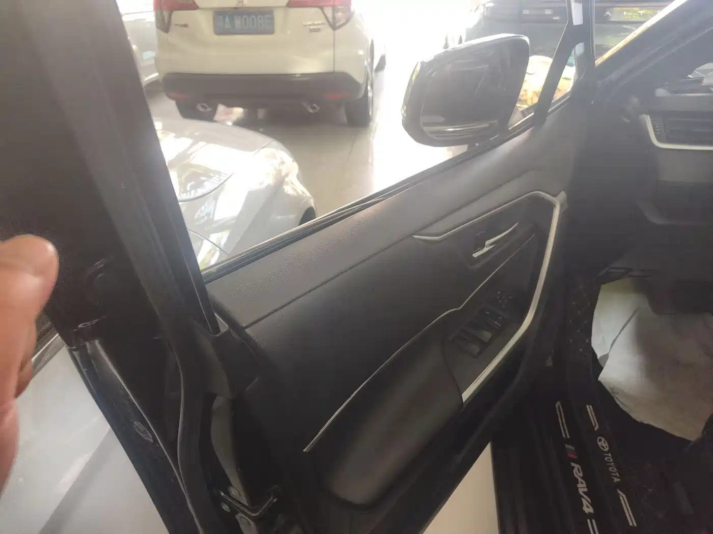 Toyota RAV4 Rongfang 2020 2.0L CVT 2WD Trend Edition фото 4